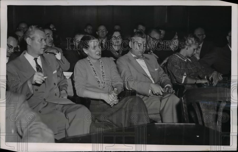 1954 Press Photo Sheppard family at trial of Dr Sam Sheppard in Cleveland Ohio - Historic Images