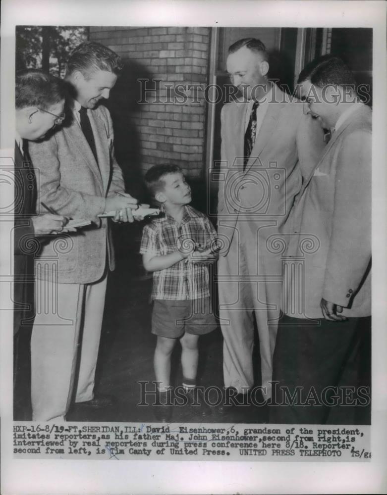 1954 Press Photo Pres son Major John Eisenhower &amp; son David at Sheridan Ill - Historic Images