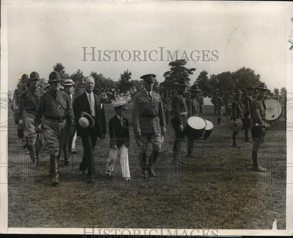 1928 Press Photo Governor of NY Alfred E Smith Reviews 165th Infantry Camp Smith - Historic Images