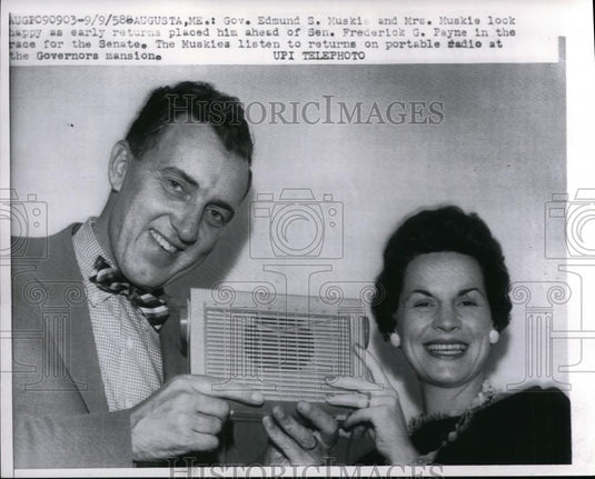 1958 Press Photo Maine Senator Edmund S. Muskie & Wife Hold Radio - Historic Images