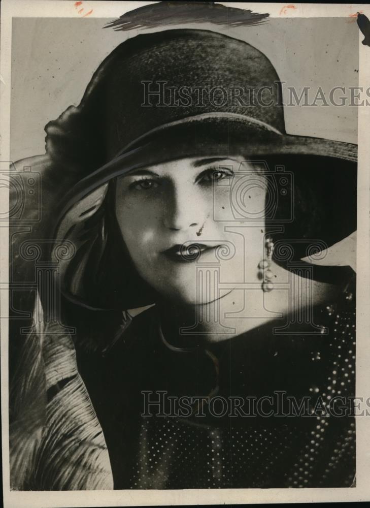 Press Photo Emma Lintz of Chicago Girlfriend of Kreim - Historic Images