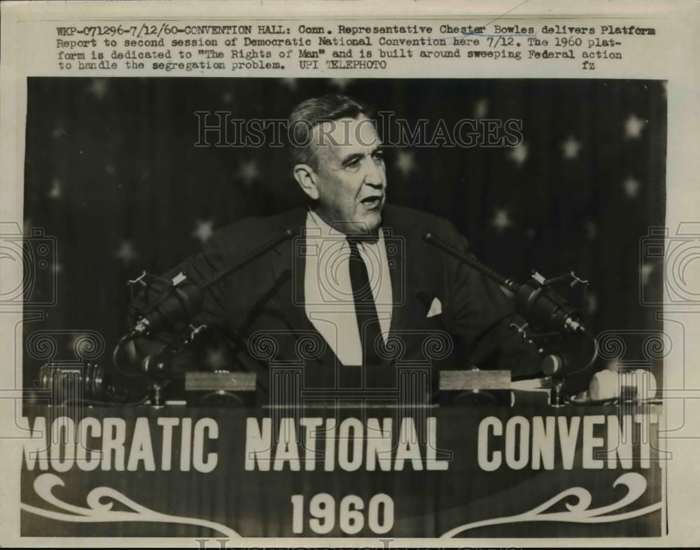 1960 Press Photo Rep.Chester Bowles speak platform report to Democrat Convention - Historic Images