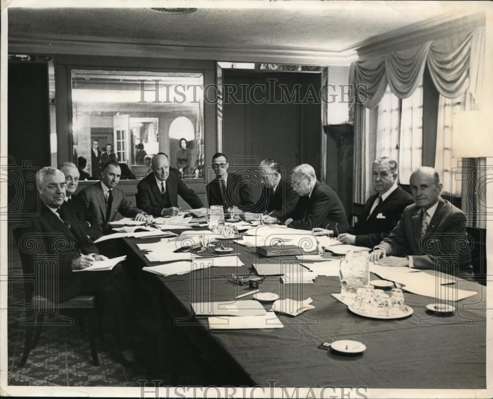 1960 Press Photo President Eisenhower Commission on National Goals. - Historic Images