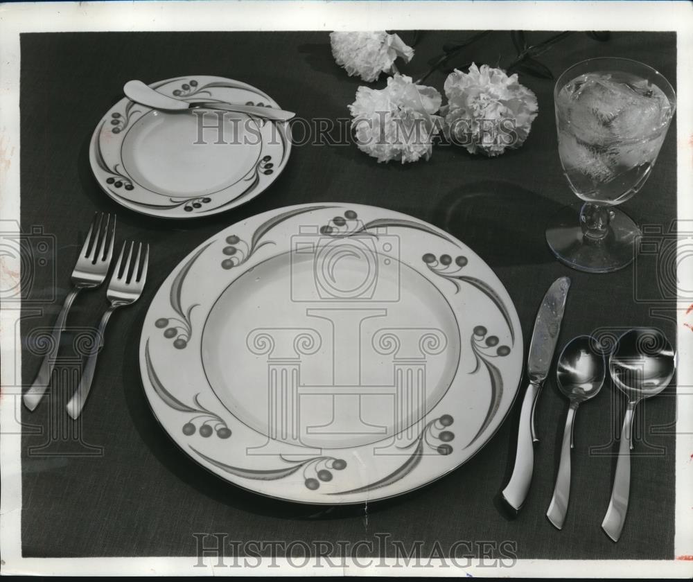 1954 Press Photo Wallingford Connecticut, Ballet Plate and China Setting - Historic Images