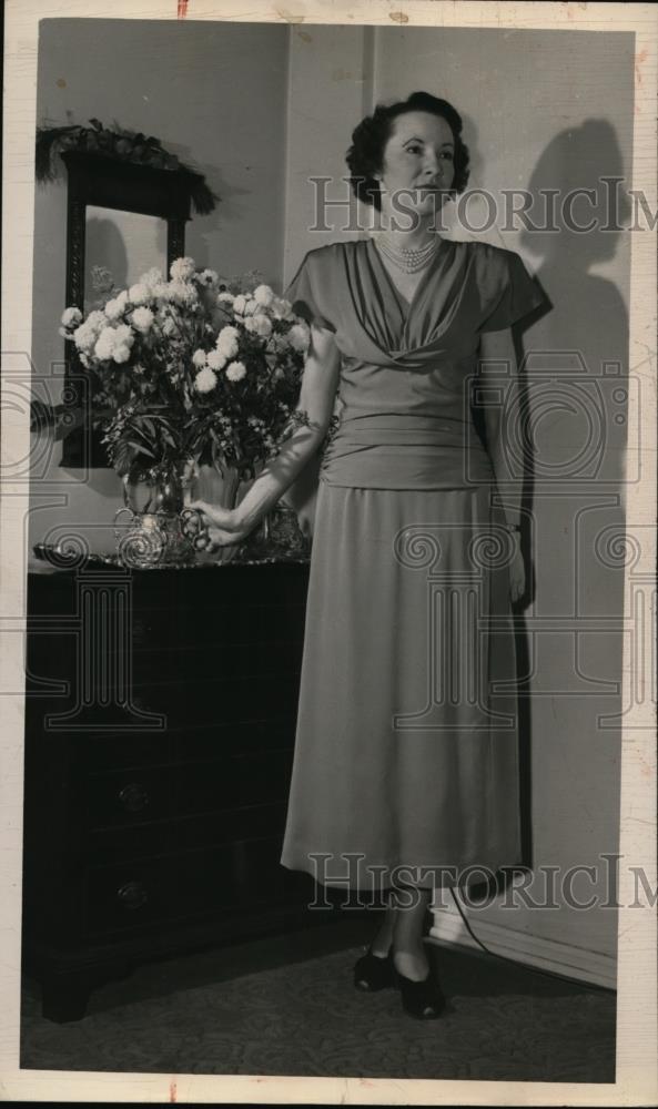 1949 Press Photo Jane Luische - Historic Images