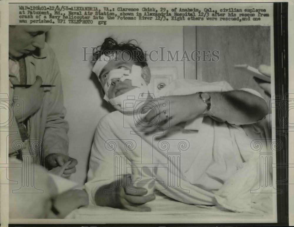 1958 Press Photo Clarence Chick, Injured in Navy Helicopter Crash, Virginia - Historic Images