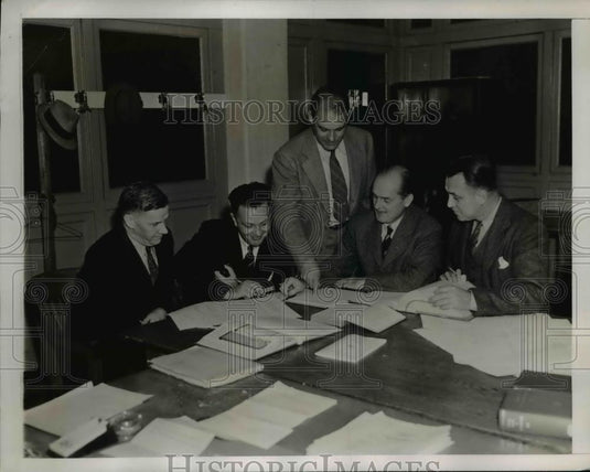 1938 Press Photo Members of the Petroleum Industry Committtee Conference. - Historic Images