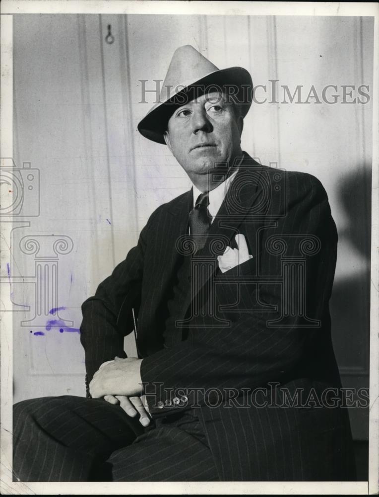 1936 Press Photo Frazier Hunt - Historic Images