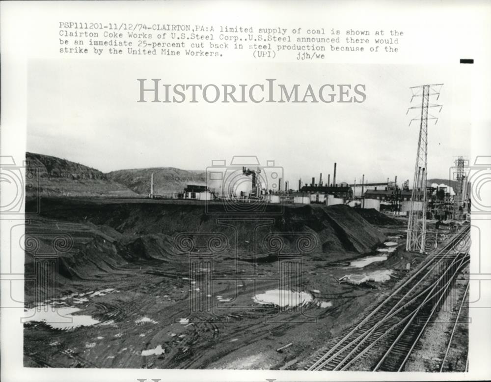 1974 Press Photo Limited supply of Coal at Clairton Coke Works of U.S Stell Corp - Historic Images