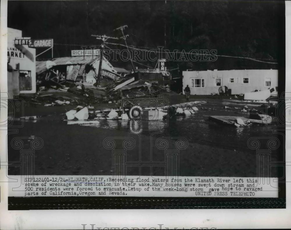 1955 Press Photo Klamath California &amp; receeding floodwaters &amp; wreckage - Historic Images