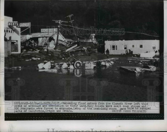 1955 Press Photo Klamath California & receeding floodwaters & wreckage - Historic Images