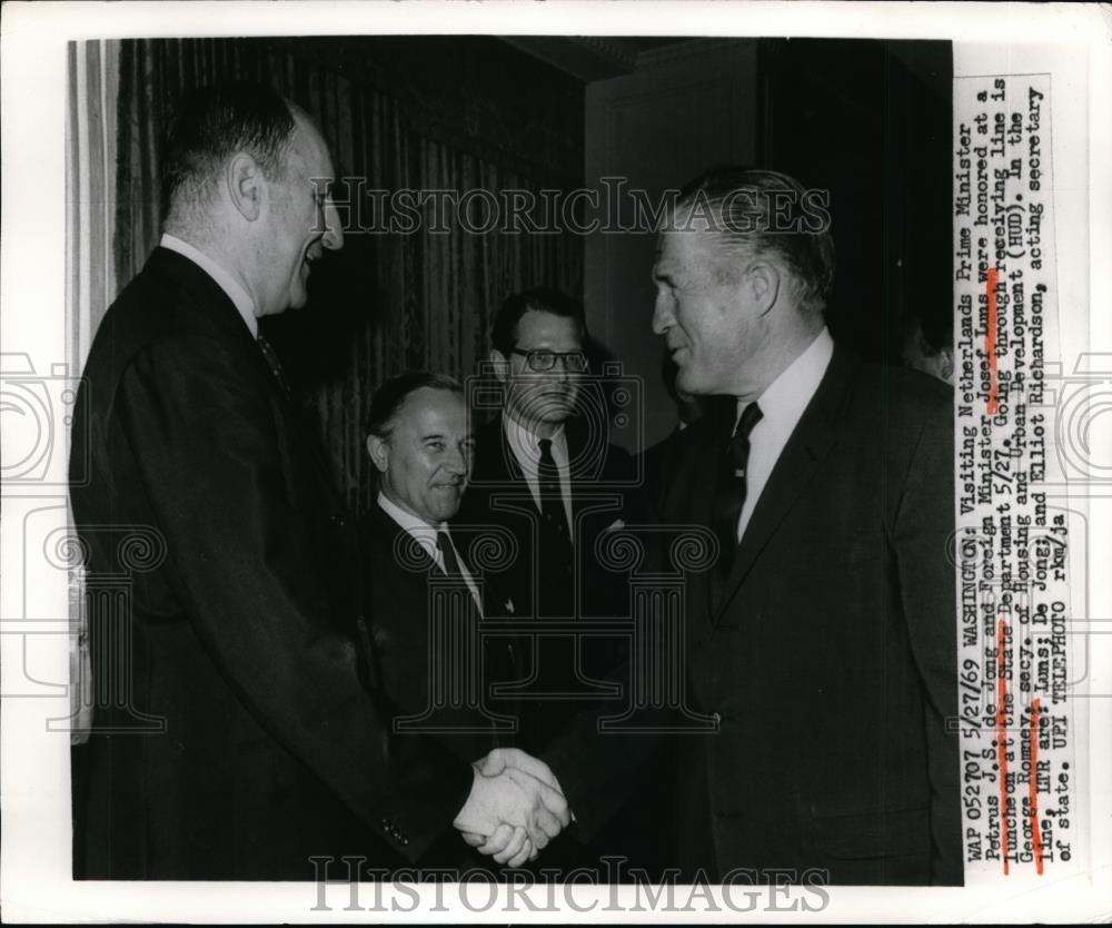 1969 Press Photo Netherlands Prime Minster and Foreign Minister at a State - Historic Images