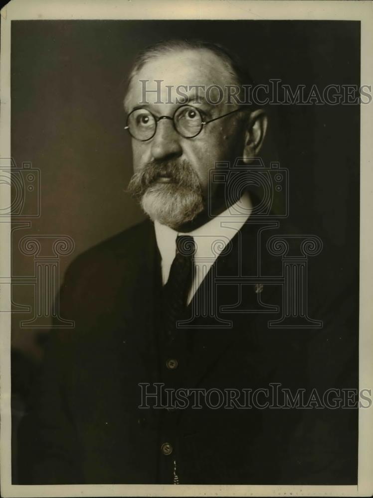 1924 Press Photo Capt SL Seaife former Dept of Justice agent Daughtery hearing - Historic Images