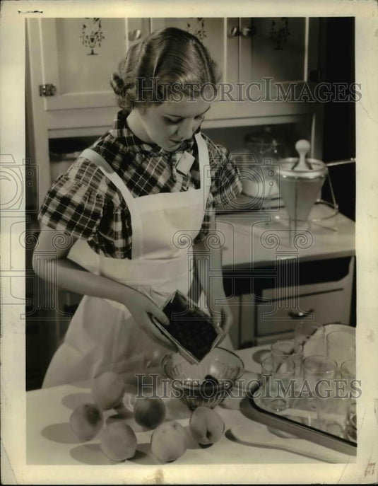 1935 Press Photo Jelly & Jam made with Fruit Pectin. - Historic Images