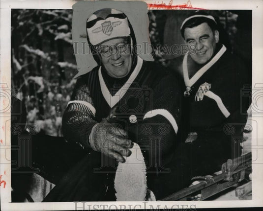 1953 Press Photo Lloyd Johnson Is Patting The Foot Of Pat Biesiadecki - Historic Images