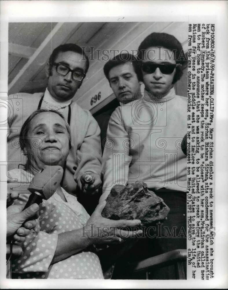 1969 Press Photo Mrs Sirhhan Mother of Sirhan Sirhan Convicted Killing R Kennedy - Historic Images