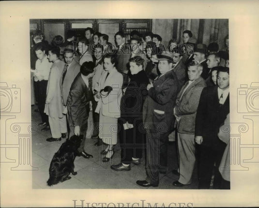 1948 Press Photo Boston Post Office Files Application for World Series Tickets - Historic Images