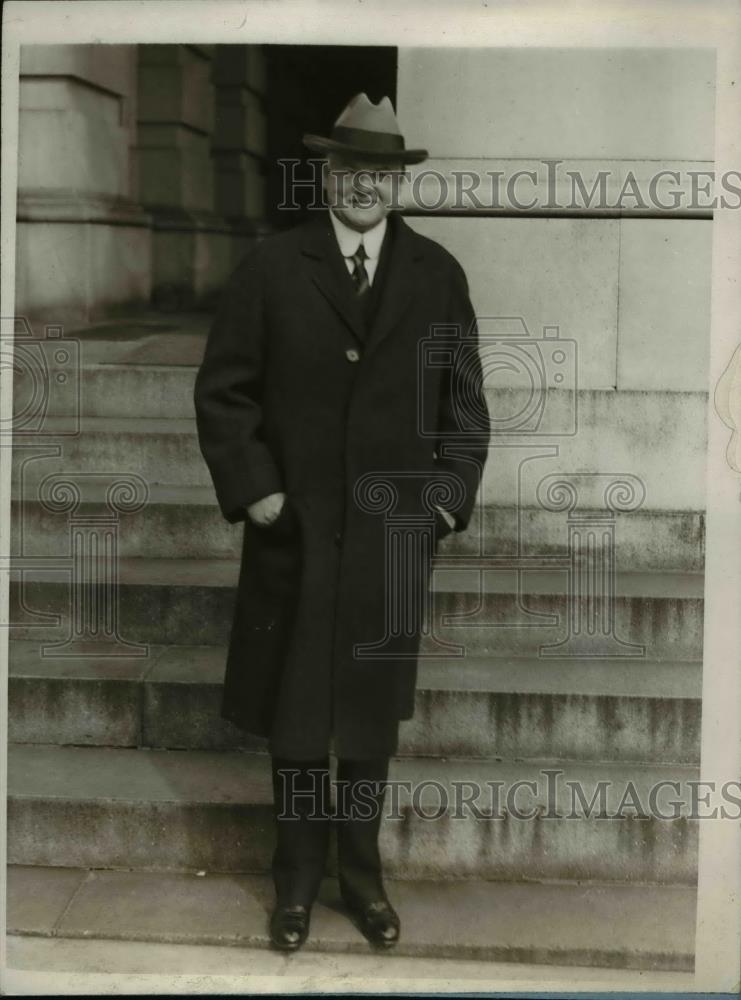 1928 Press Photo President Herbert Hoover Leaving Capitol Building - Historic Images