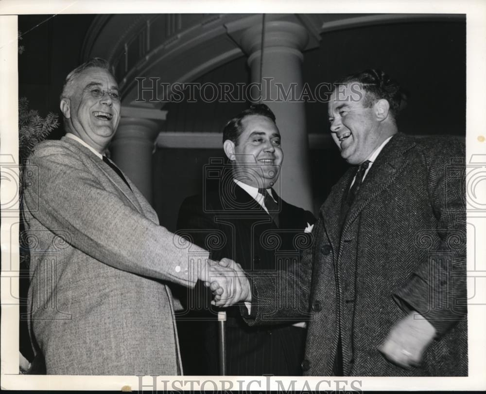 1941 Press Photo President Franklin Roosevelt & Elmer J Van Wagner - Historic Images
