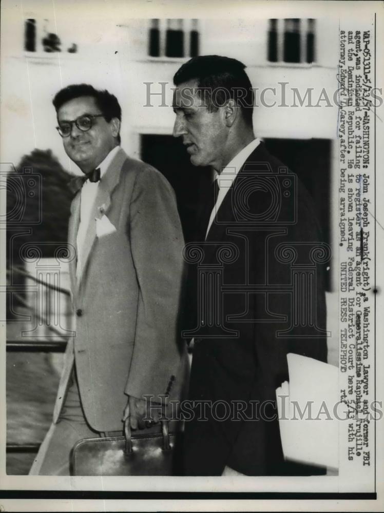 1957 Press Photo John Joseph Frank (R) and his lawyer Edward L Carey - Historic Images