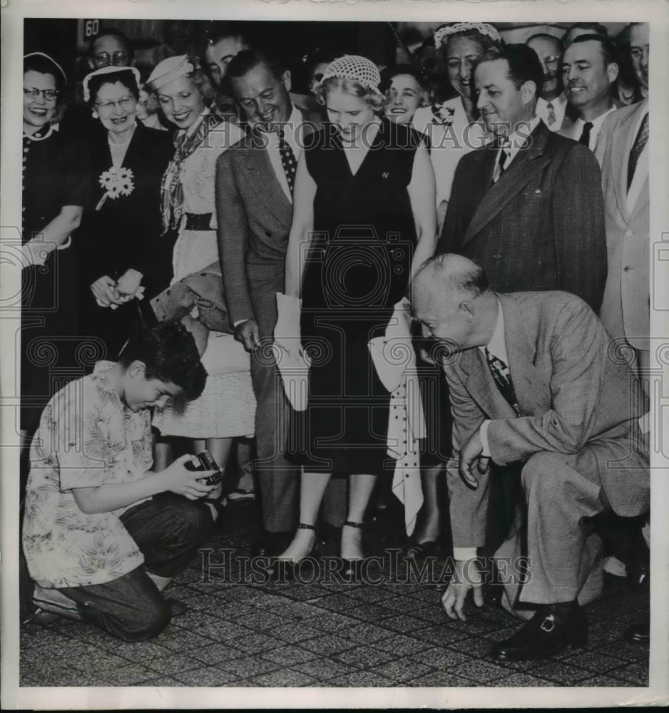 1952 Press Photo Dwight Eisenhower at Columbia University with CT delegation - Historic Images