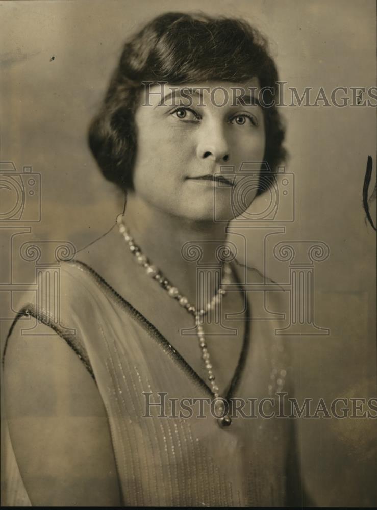 1925 Press Photo Mrs Everett Sanders poses for her portrait - nee83087 - Historic Images