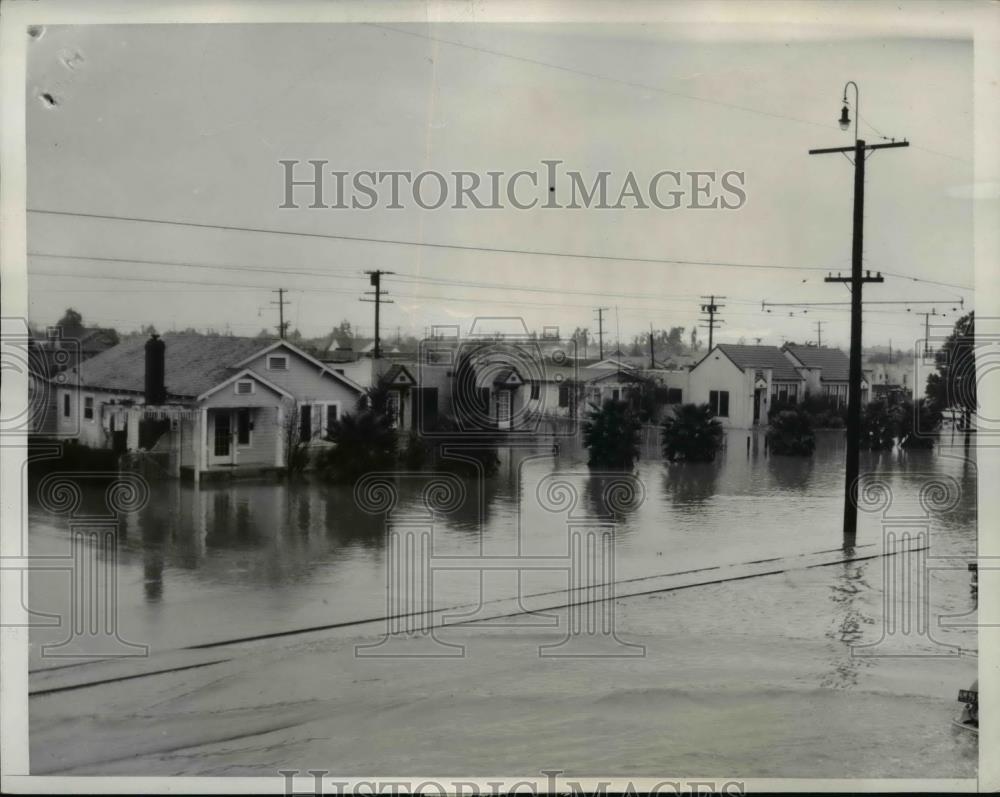 1937 Press Photo Heavy Rains Cause Flooding in Southern California - Historic Images