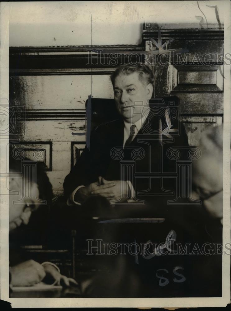 1925 Press Photo William D Shepherd in a office - Historic Images
