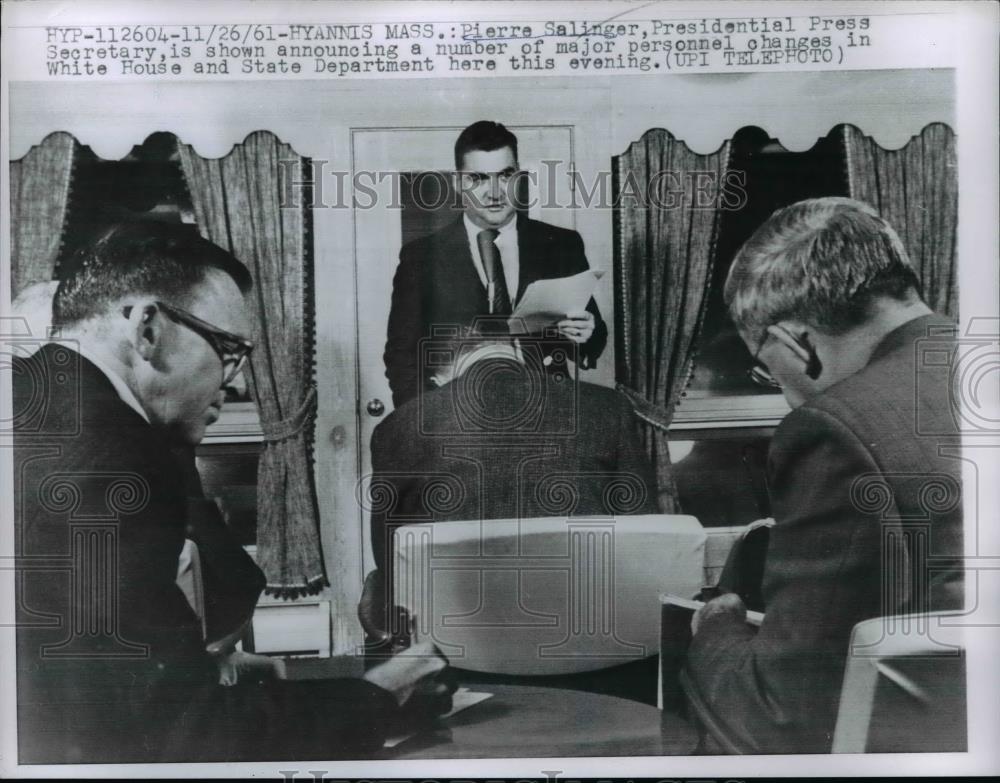 1961 Press Photo Pierre Salinger, Press.Sec. annouce changes in the White House. - Historic Images