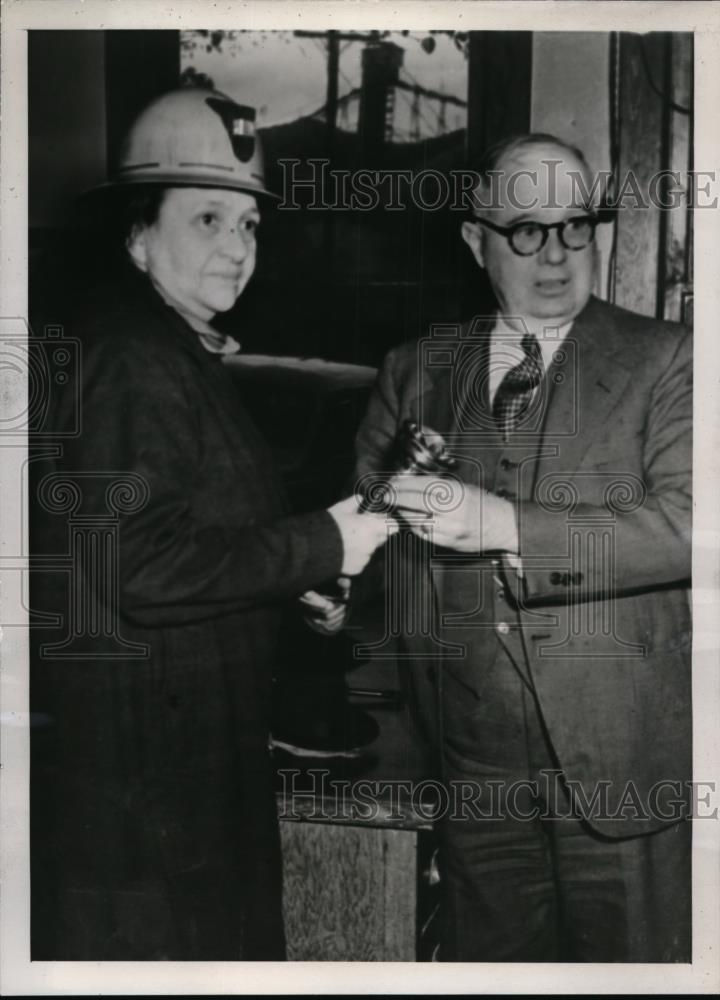 1940 Press Photo Labor Secretary Frances Perkins Before Touring Lead Mine - Historic Images
