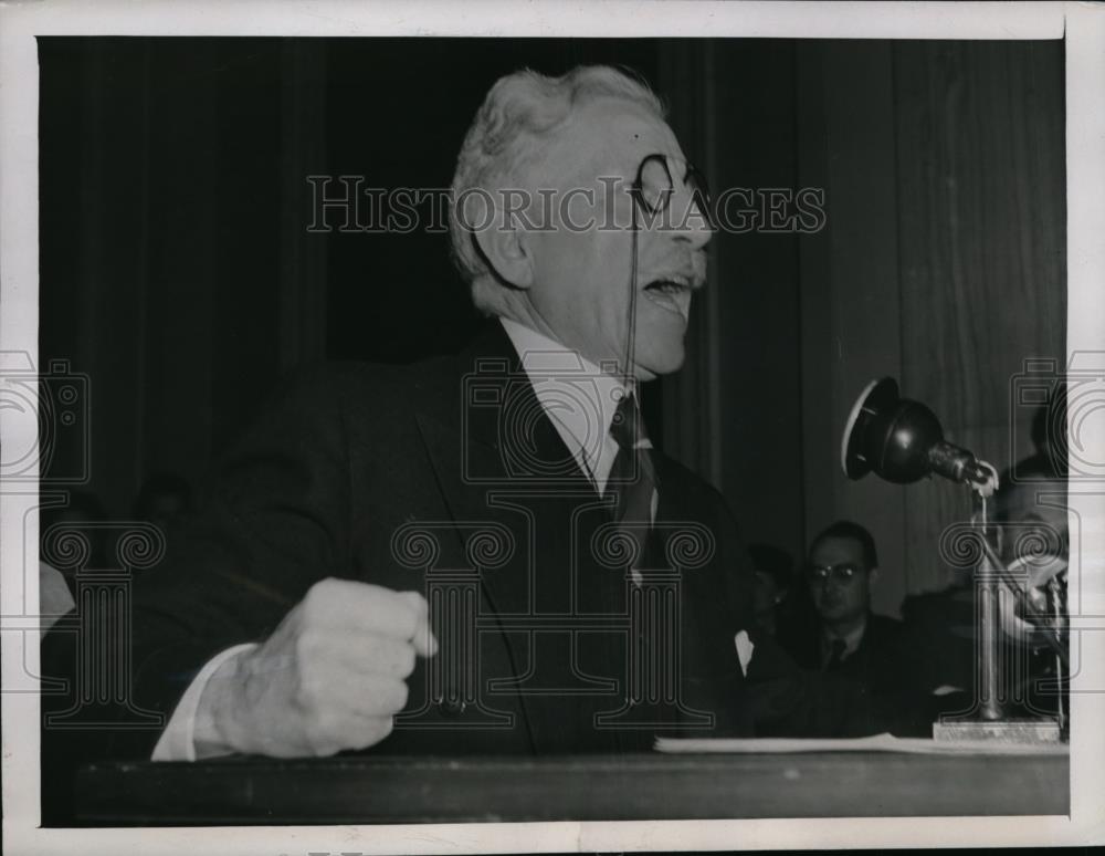 1945 Press Photo Patrick J Hurley testifies before the Senate Foreign Affairs - Historic Images