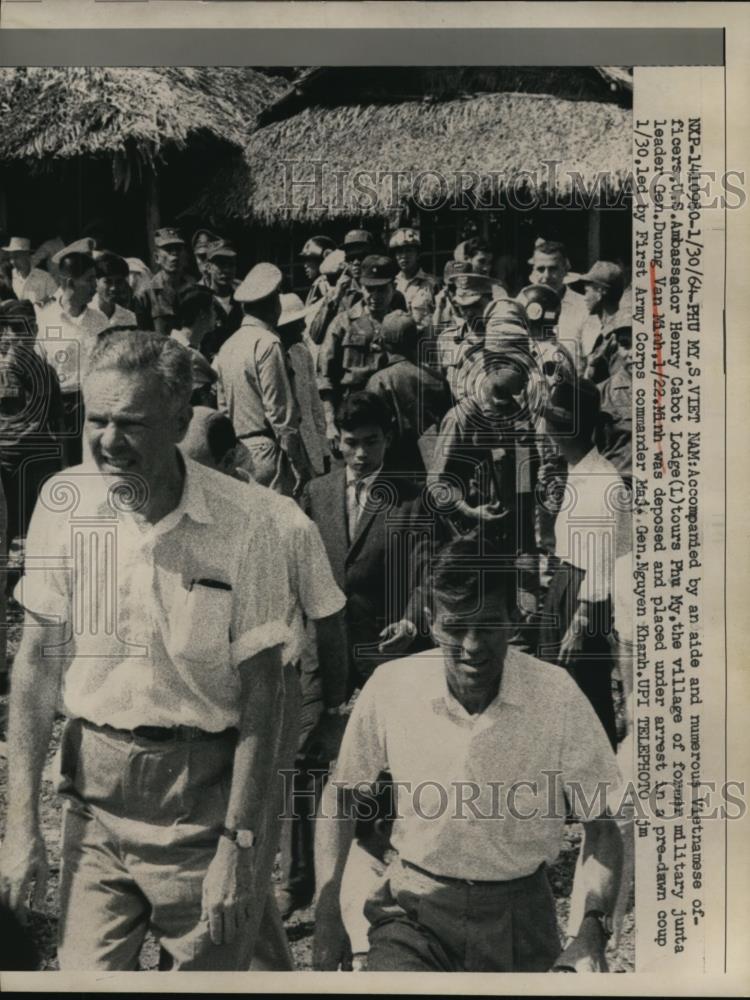 1964 Press Photo Henry Cabot Lodge, U.S.Amb. to Vietnam and gen,Duong Van Minh, - Historic Images