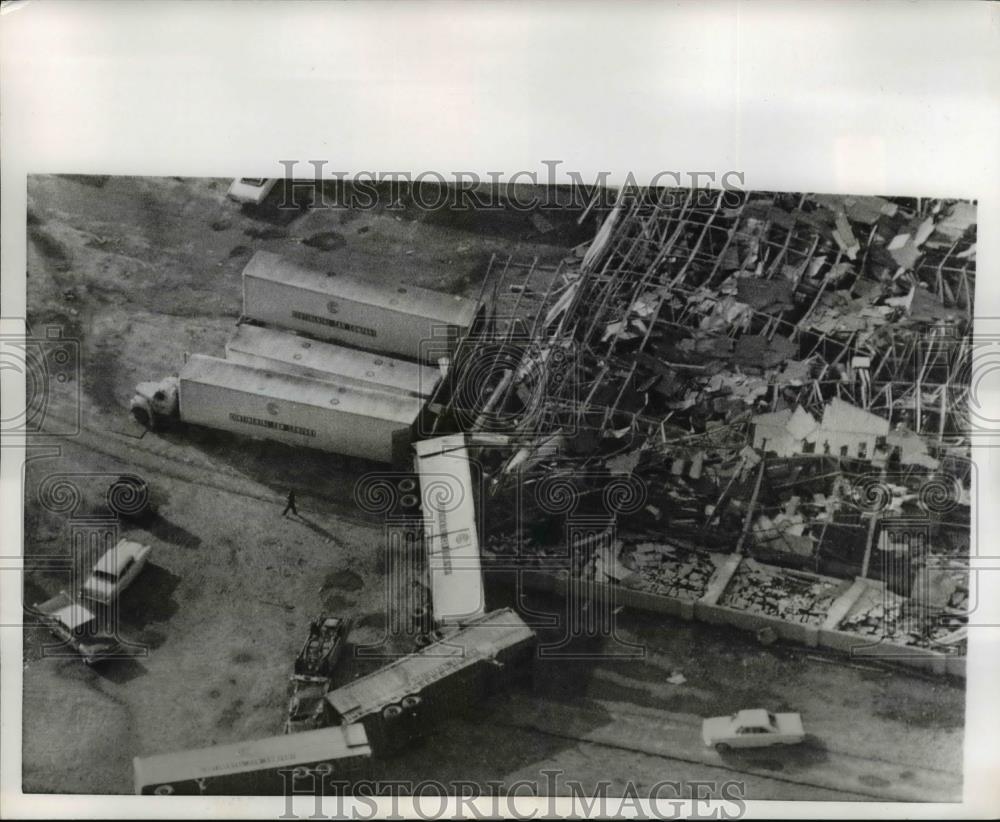 1966 Press Photo Tornado damage Truck trailers and cars flipped Mississippi - Historic Images