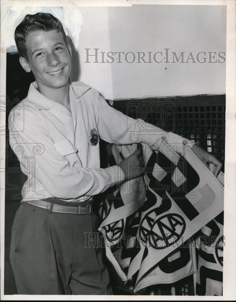 1953 Press Photo Robert Wilhelmu at St Luke School in Cleveland Ohio - Historic Images