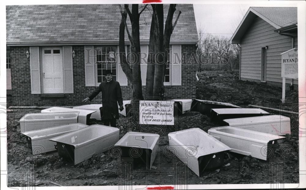 Press Photo Bathtubs For Sale - Historic Images