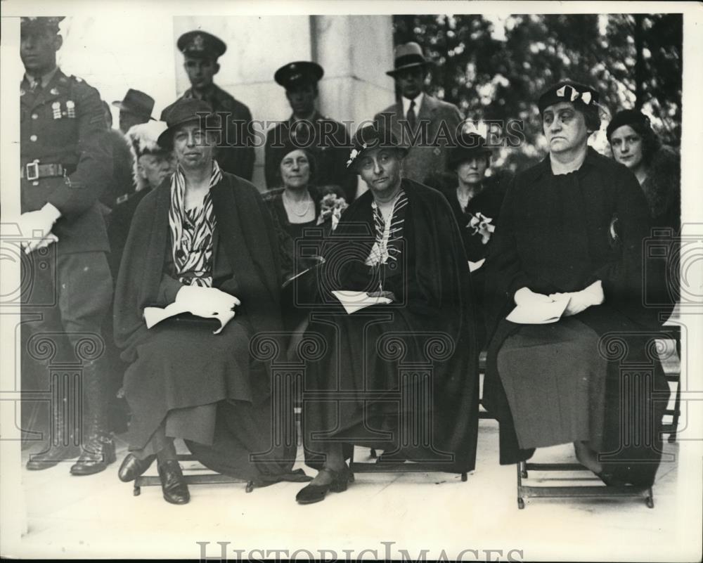 1933 Press Photo Mrs Franklin D Roosevelt at Easter Services Arlington National - Historic Images