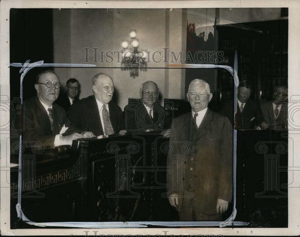 1932 Press Photo John Garner(standing) Speaker of House &quot;Pork Barrel Bill&quot; vote - Historic Images