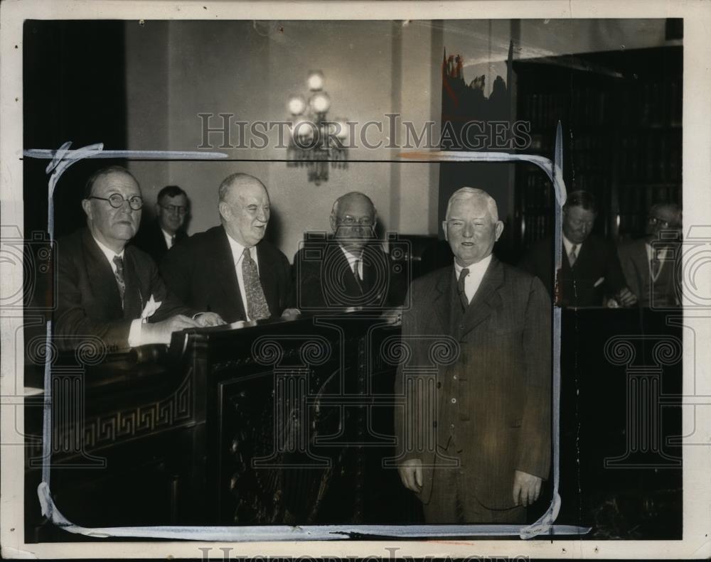 1932 Press Photo John Garner(standing) Speaker of House "Pork Barrel Bill" vote - Historic Images