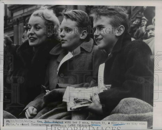 1951 Press Photo Mrs Robert Vogeler with Robert & Billy Vogeler Philadelphia - Historic Images