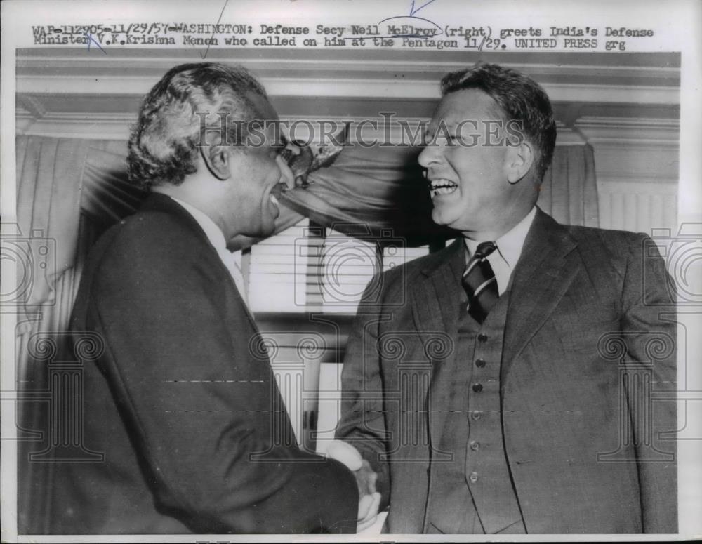 1957 Press Photo Defense Secretary Neil McElroy V K Krishna Menon of India - Historic Images