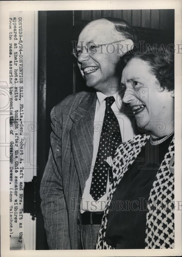 1948 Press Photo Ohio Senator Robert A. Taft & Wife - Historic Images