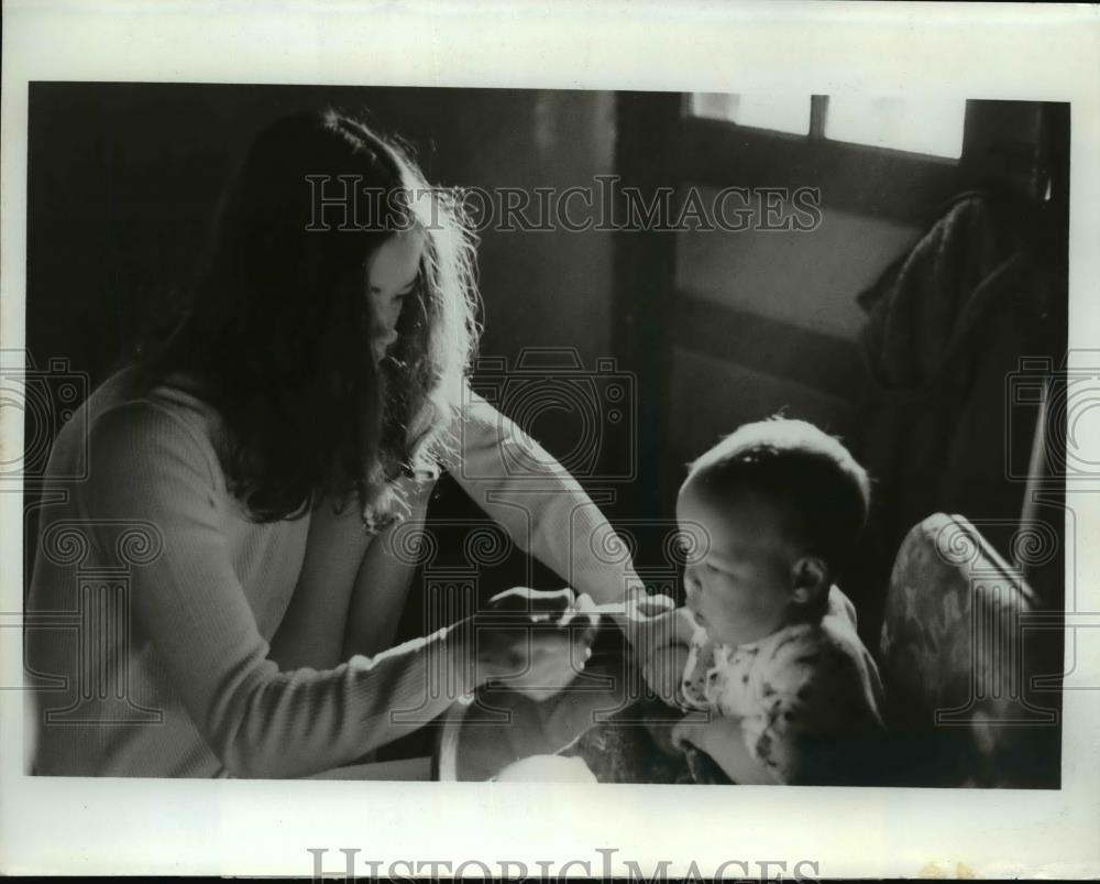 1970 Press Photo Lady Elizabeth &amp; baby in The Age of Aquarius on ABC - Historic Images