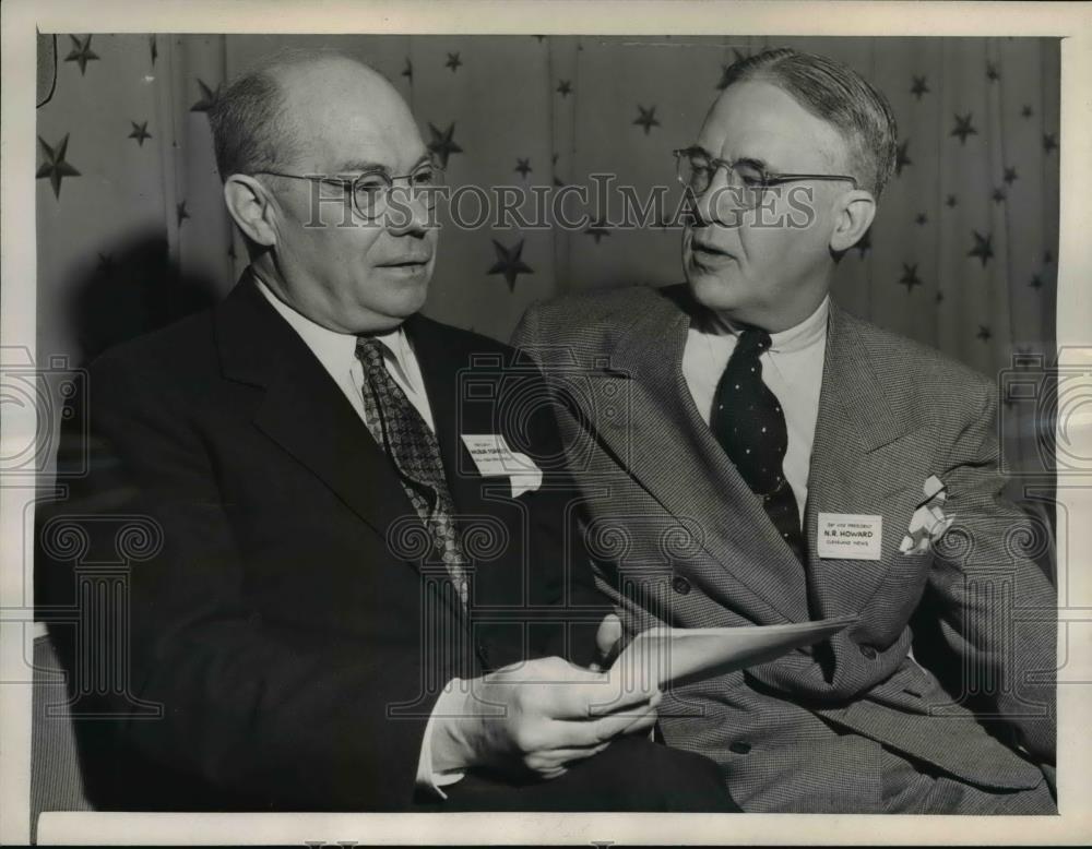 1947 Press Photo Wilbur Forrest, N.R. Howard Editors gather in Washington, D.C. - Historic Images