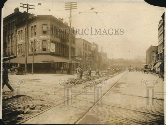 1968 Press Photo The Early Scenes at Sheriff St. Market House  - cva87366 - Historic Images