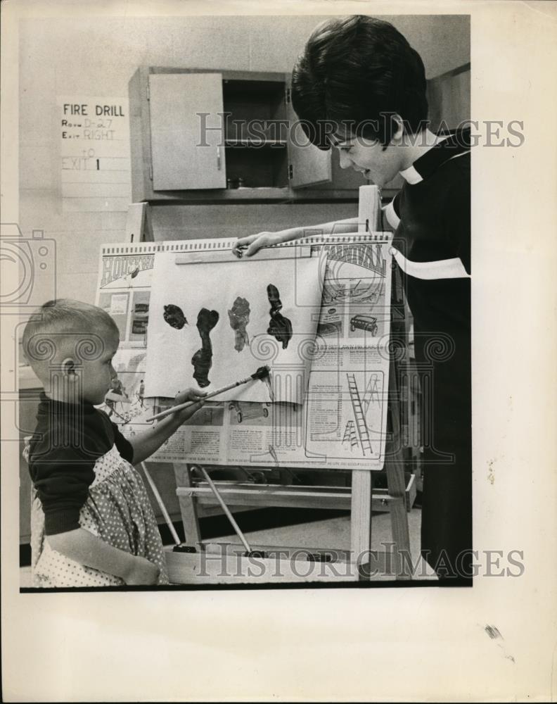 1967 Press Photo Jeff Caron 4, and Miss DOnna Larinaoci - Historic Images