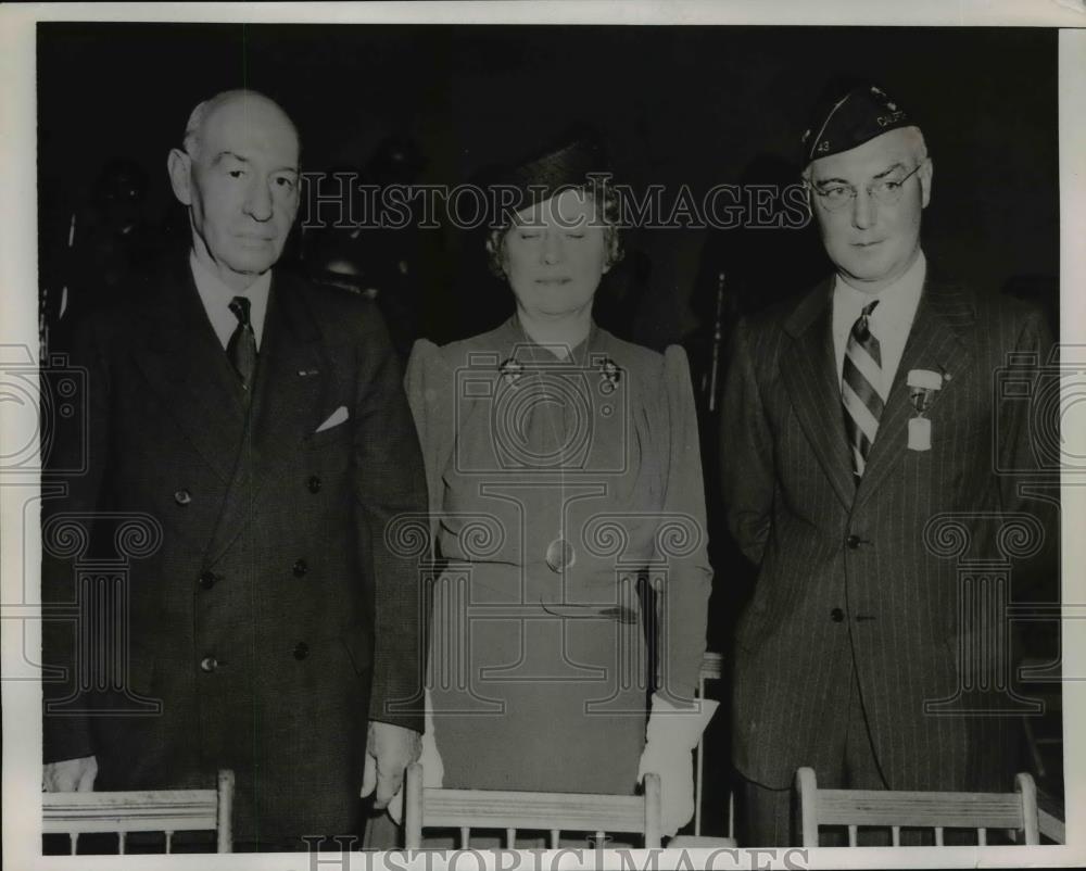 1938 Press Photo General FT Hines Admin of Veteran's Affairs, His Wife & Colonel - Historic Images