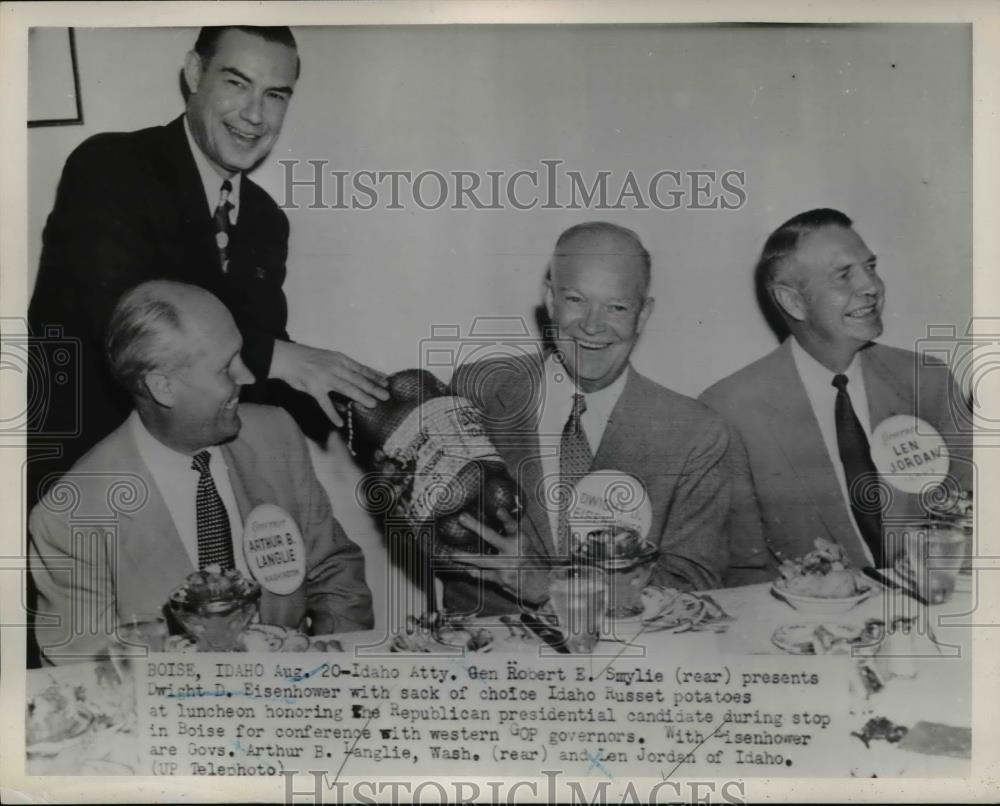 1952 Press Photo Attorney General Robert E Saylie, Dwight D Eisenhower - Historic Images