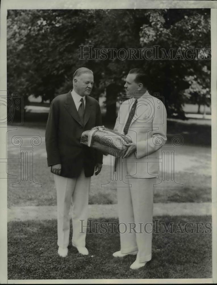 1932 Press Photo Congressman Harry Englebright with President Hoover. - Historic Images