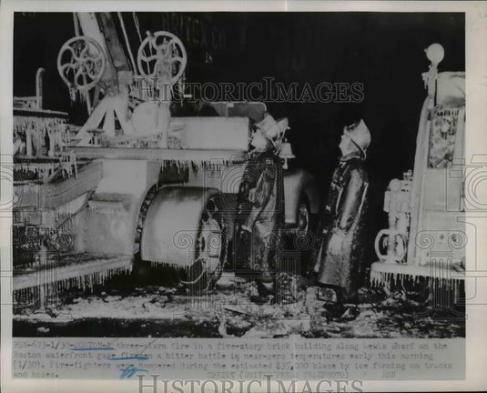 1952 Press Photo Three-Alarm fire in five story Lewis Wharf on Boston Waterfront - Historic Images