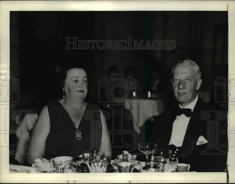 1938 Press Photo Gov. Alfred E. Smith of New York and Mrs. Smith. - Historic Images